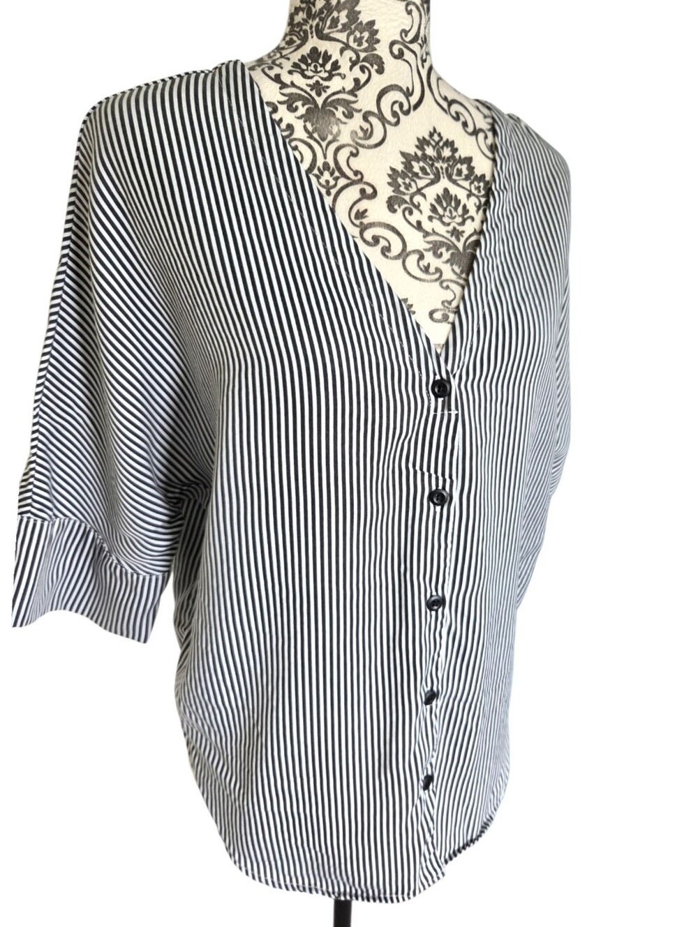 Vetta Capsule The Boyfriend Shirt Tencel Stripes Womens Small Minimalist - Picture 4 of 11